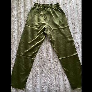 RUSTY SATIN GARDEN SHORT PANTS .15 / OLIVE